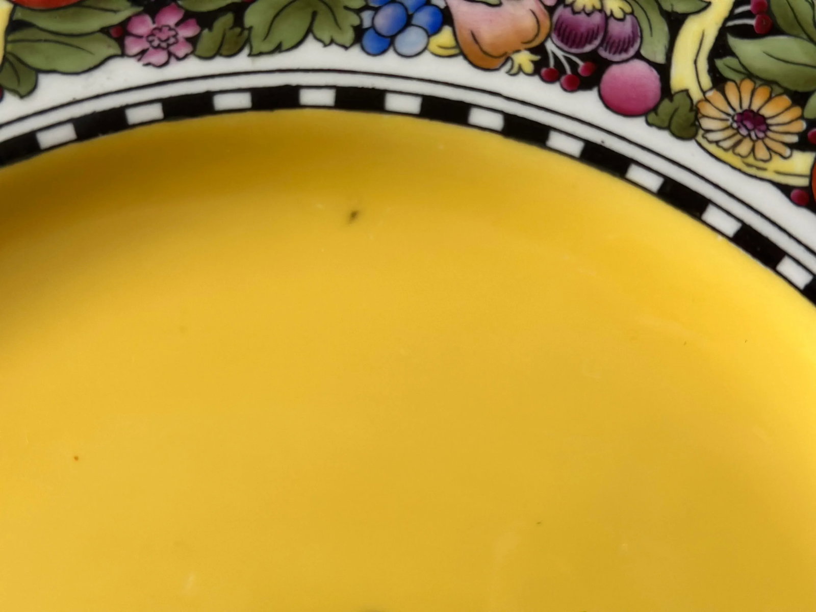 Early 20th Century Wedgwood Manila Dinner Plates- Set of 11 - 5