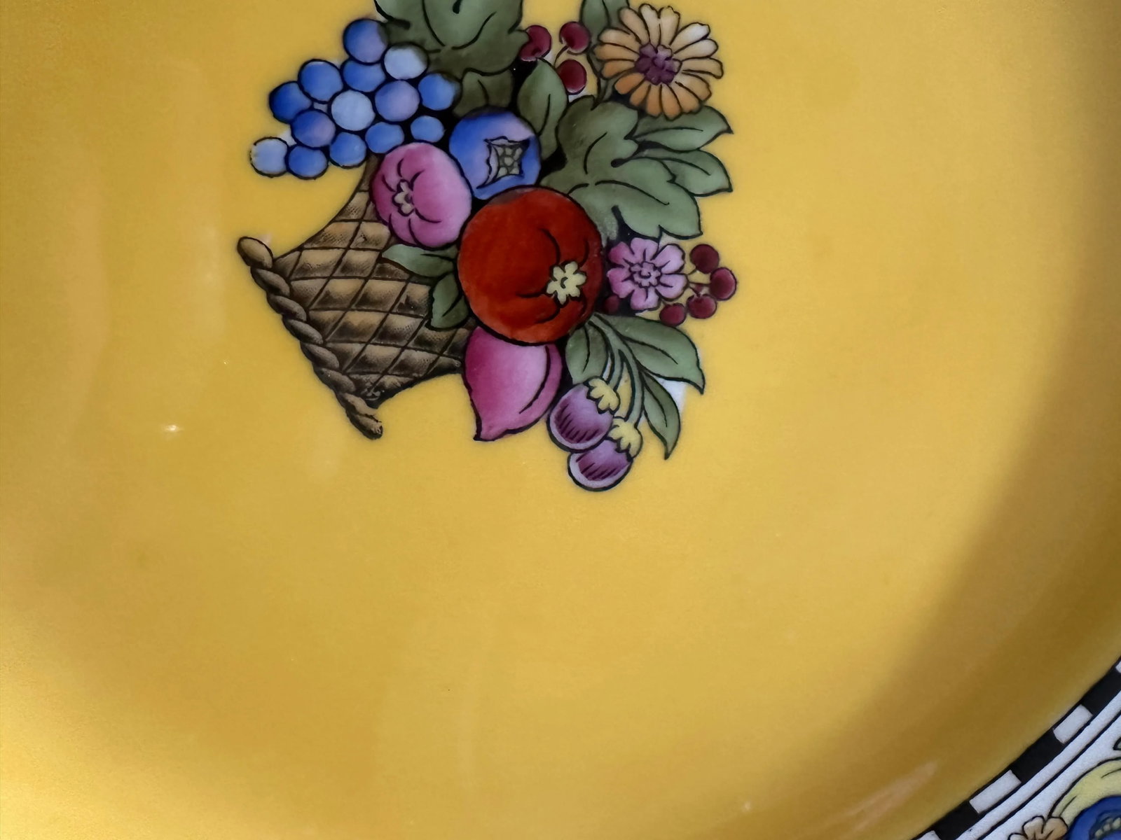 Early 20th Century Wedgwood Manila Dinner Plates- Set of 11 - 8