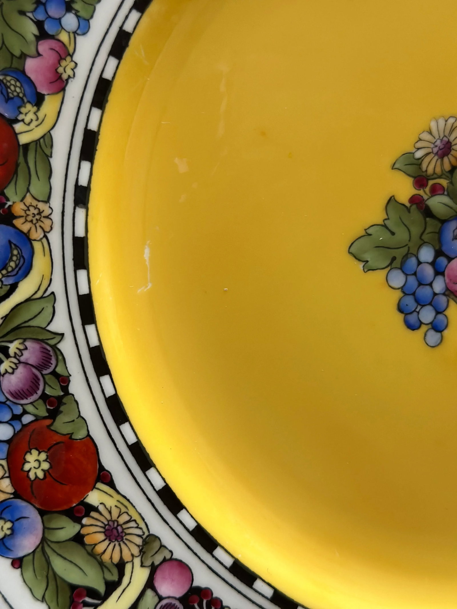 Early 20th Century Wedgwood Manila Dinner Plates- Set of 11 - 9