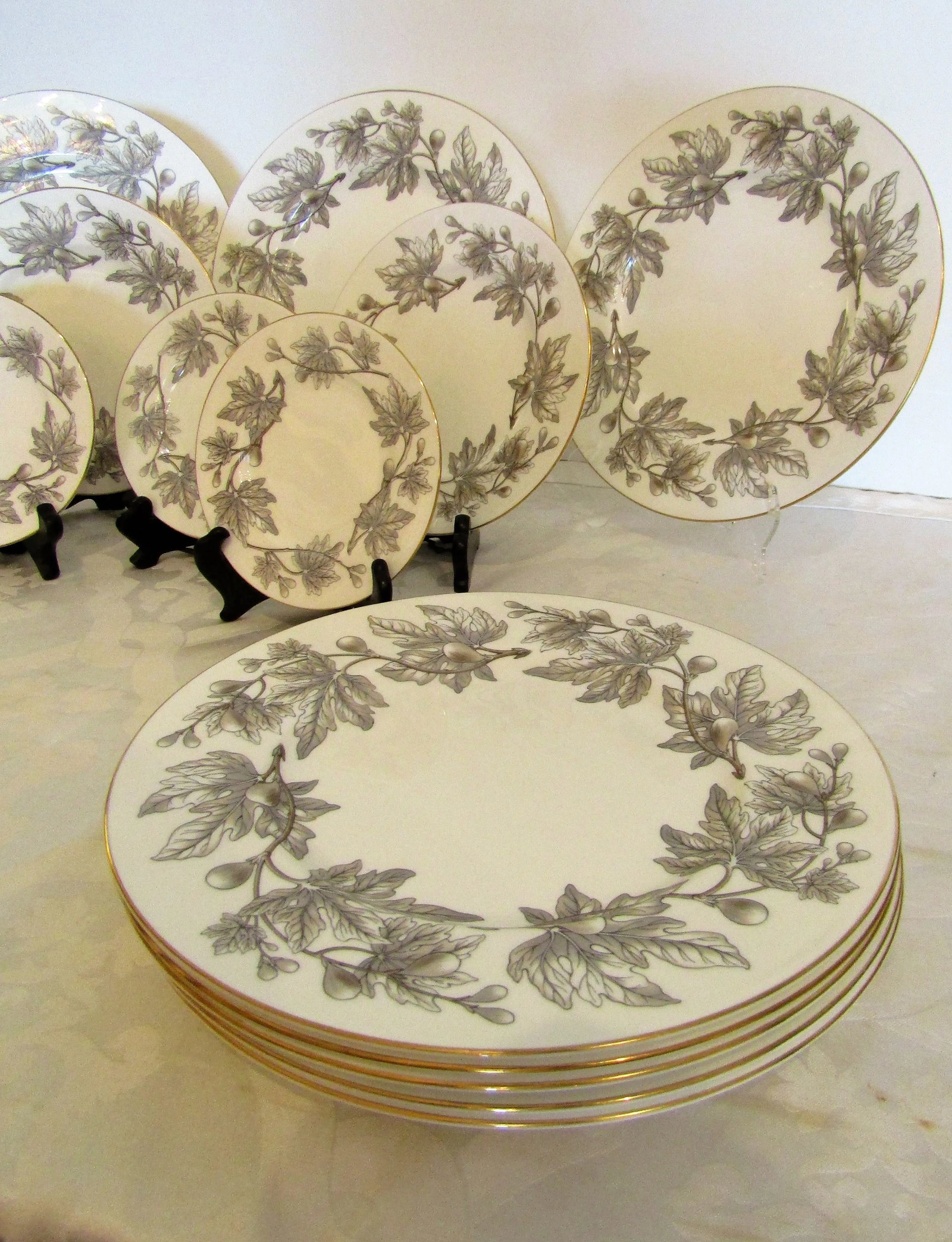 1960s Wedgwood Ashford Pattern Bone China - Set of 24 - 3