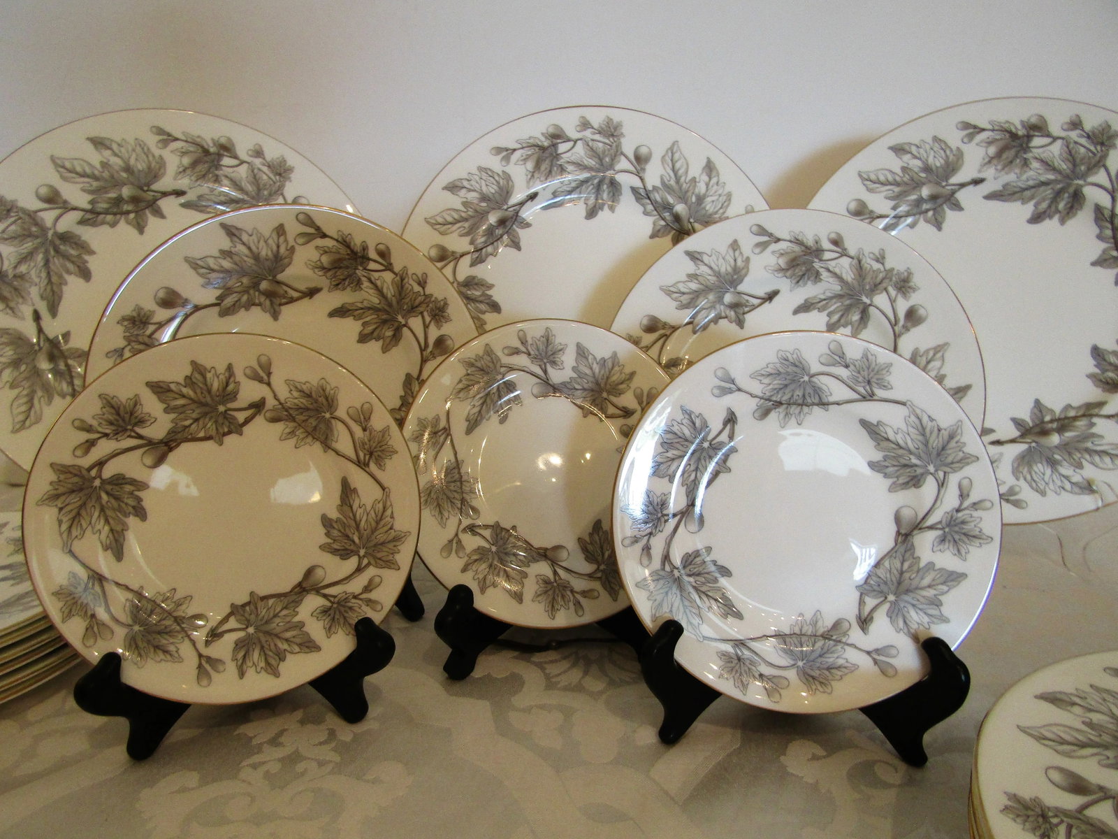1960s Wedgwood Ashford Pattern Bone China - Set of 24 - 4