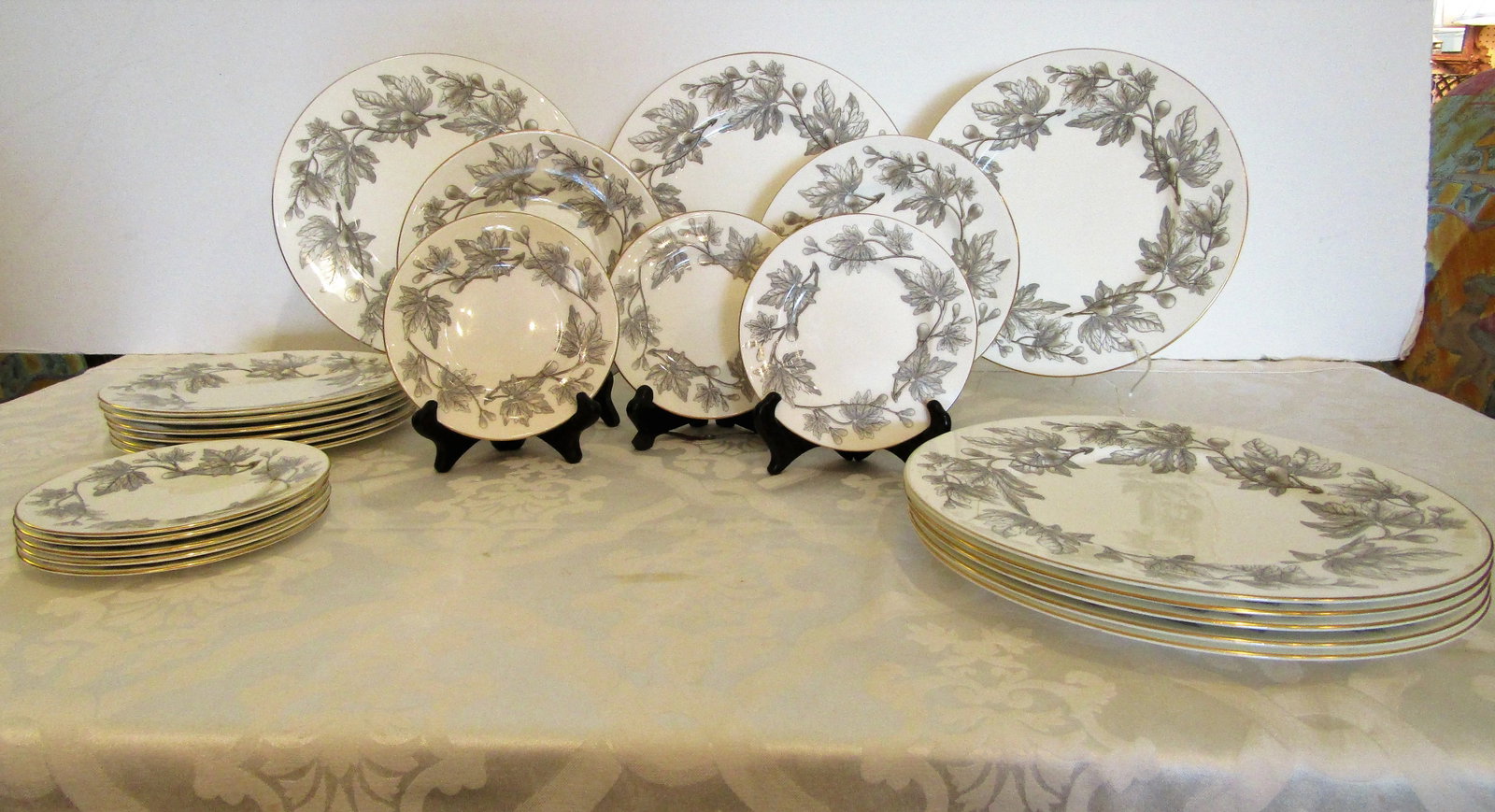 1960s Wedgwood Ashford Pattern Bone China - Set of 24 - 7
