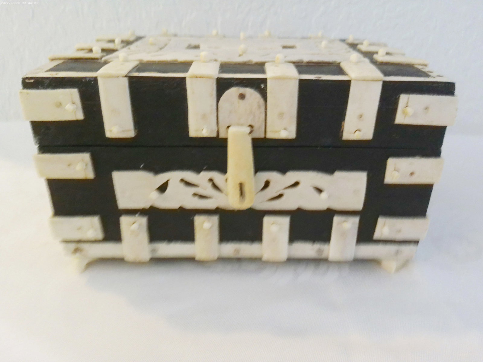 Antique Anglo-Indian Vizagapatam Bone Overlay Wood Box - 3