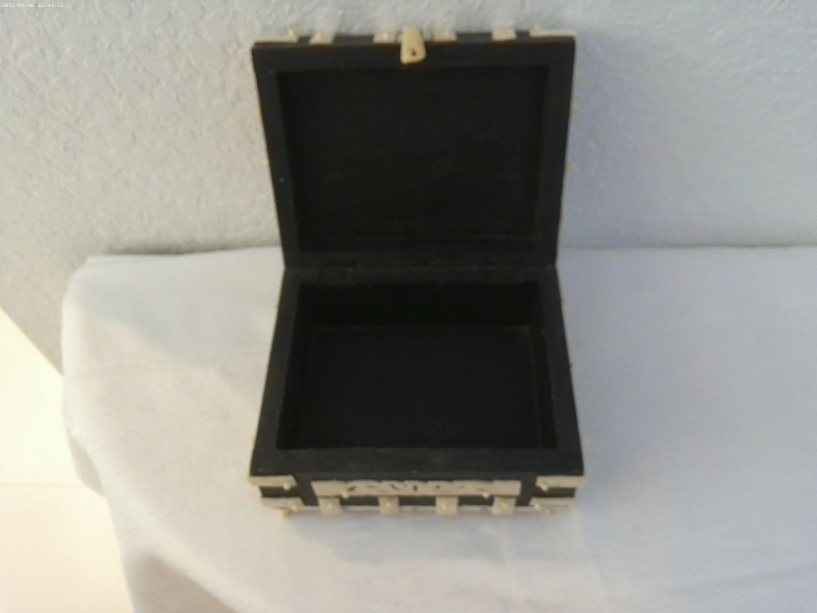 Antique Anglo-Indian Vizagapatam Bone Overlay Wood Box - 5