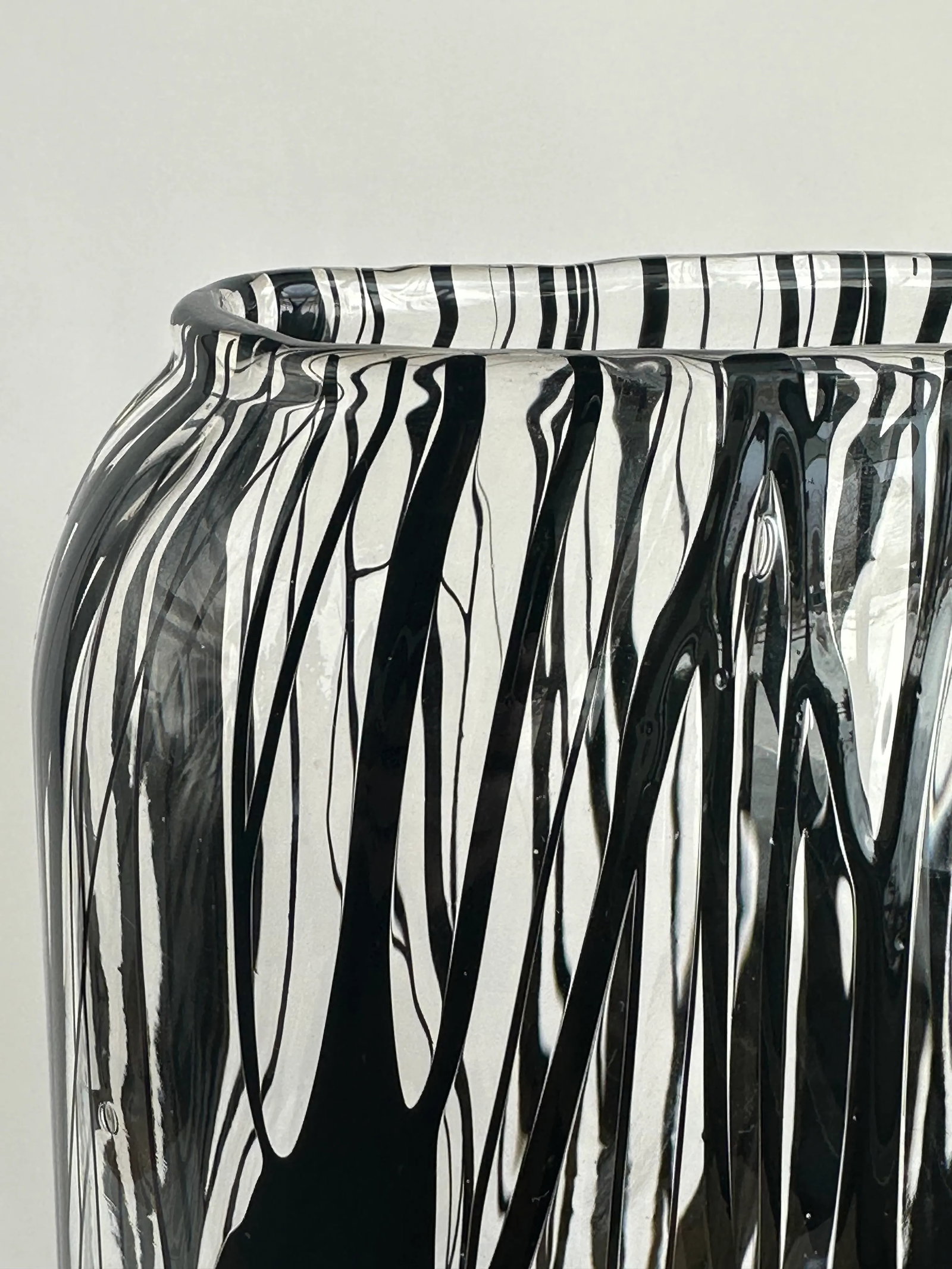 Handblown Murano Glass Vase With Black Expressionistic Detailing - 3