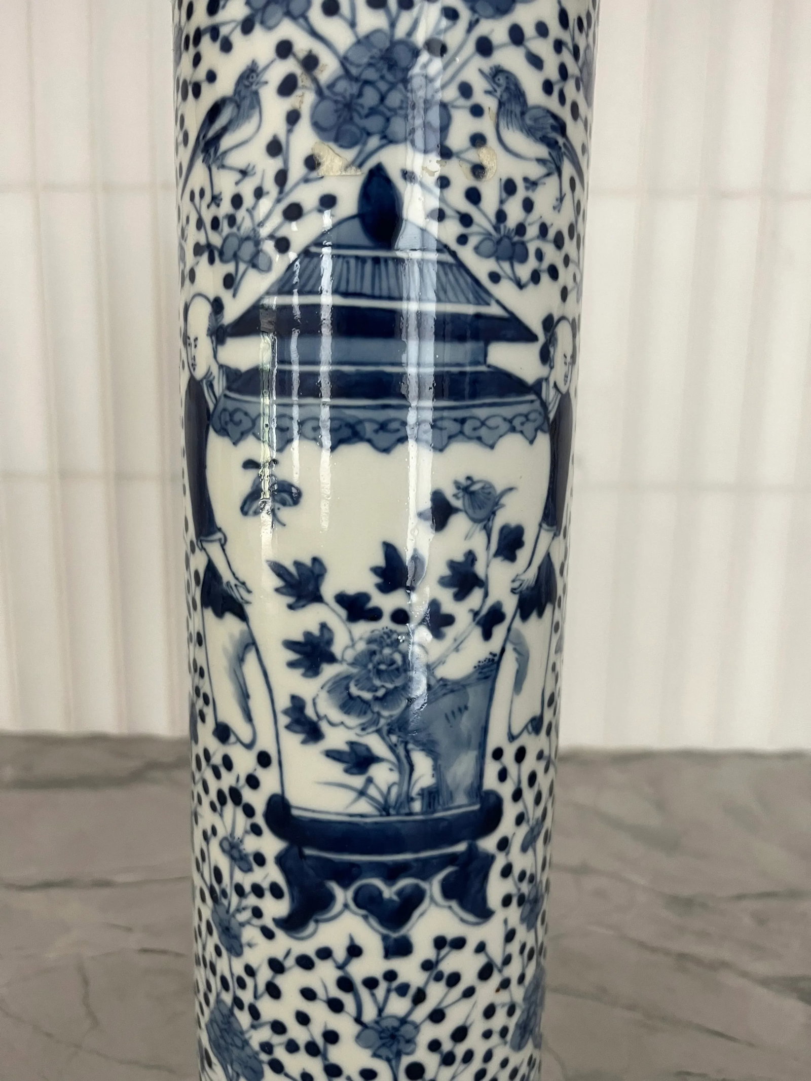 18th-Century Qing Chinese Blue and White Porcelain Cylinder Vases, a Pair - 9
