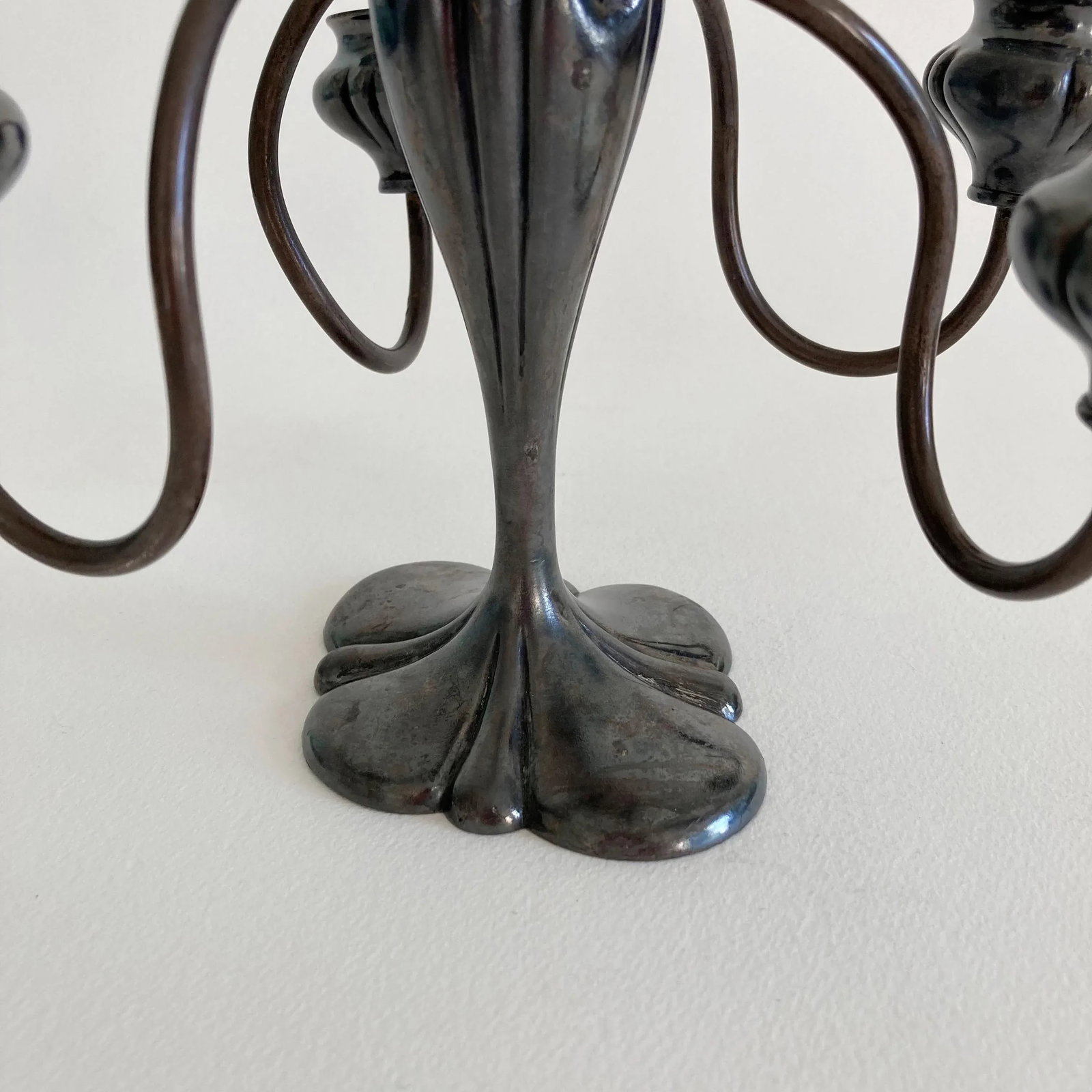 Barbour Silver Co. Art Nouveau Gothic 5 Arm Light Candelabra Quadruple Silver Plate, 1890s - 8