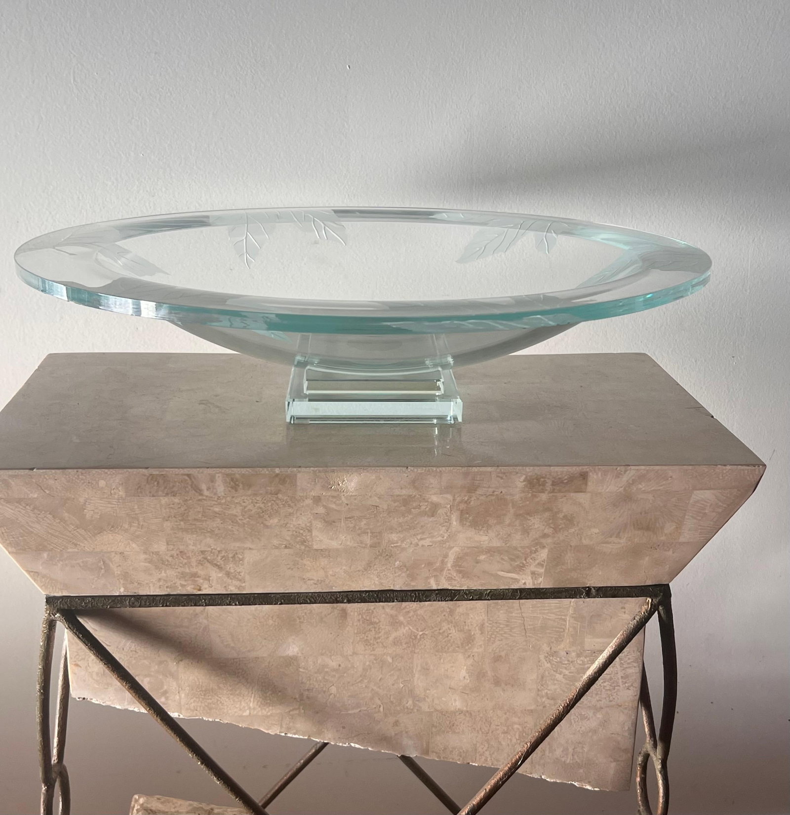 Monumental Glass Centerpiece With Etched Leaves by Stephen Schlanser, 2007. - 4