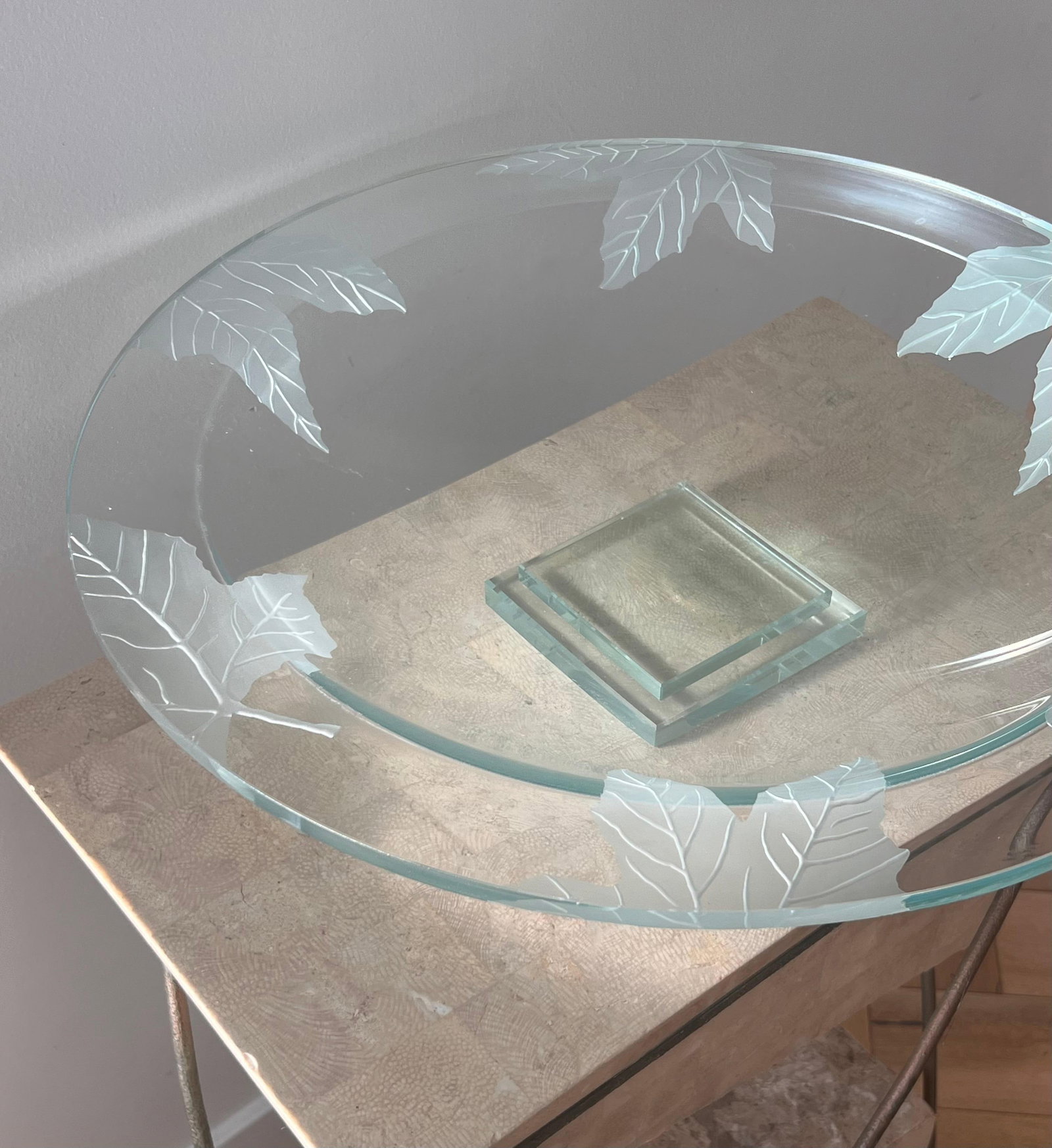 Monumental Glass Centerpiece With Etched Leaves by Stephen Schlanser, 2007. - 6