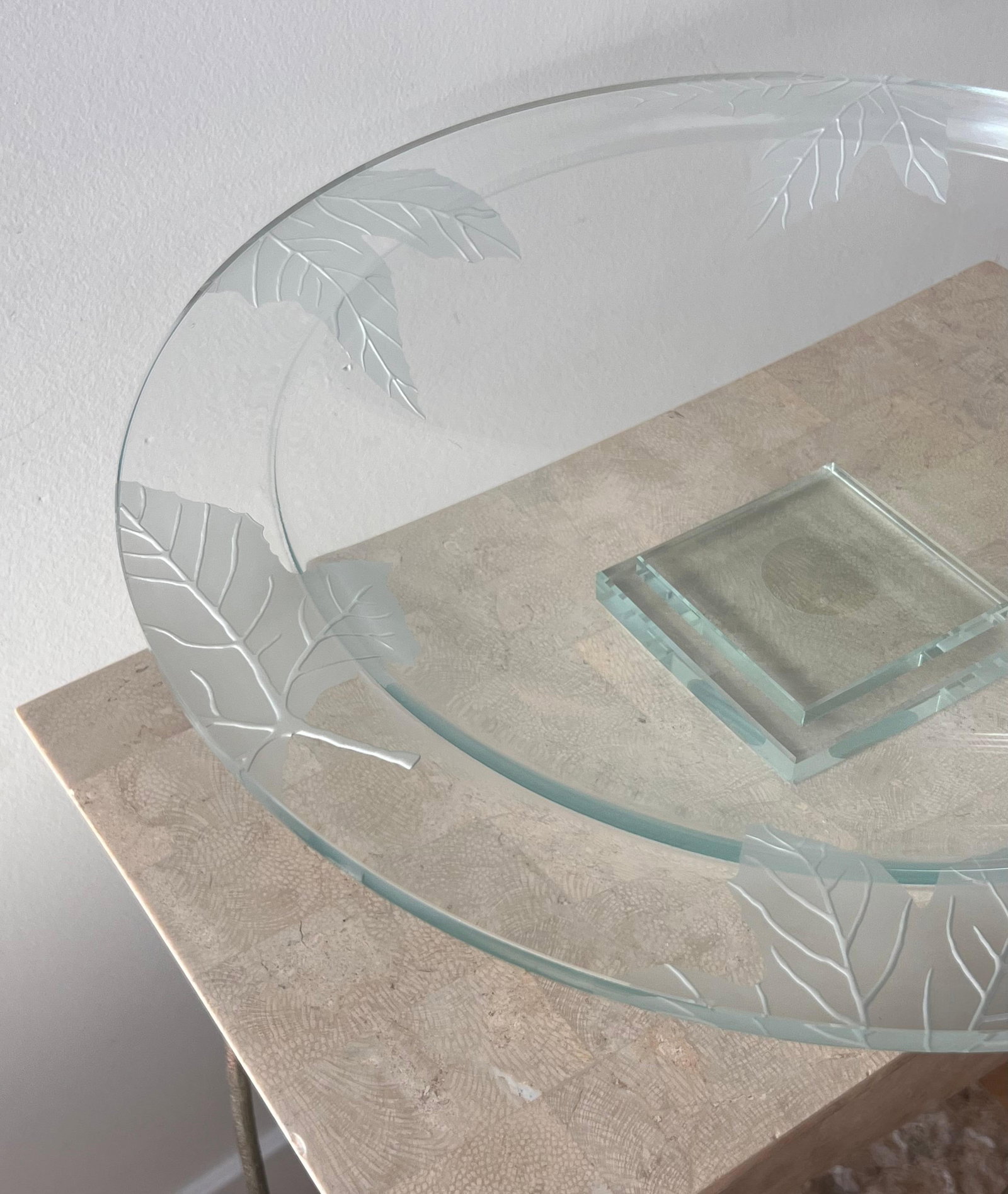 Monumental Glass Centerpiece With Etched Leaves by Stephen Schlanser, 2007. - 7