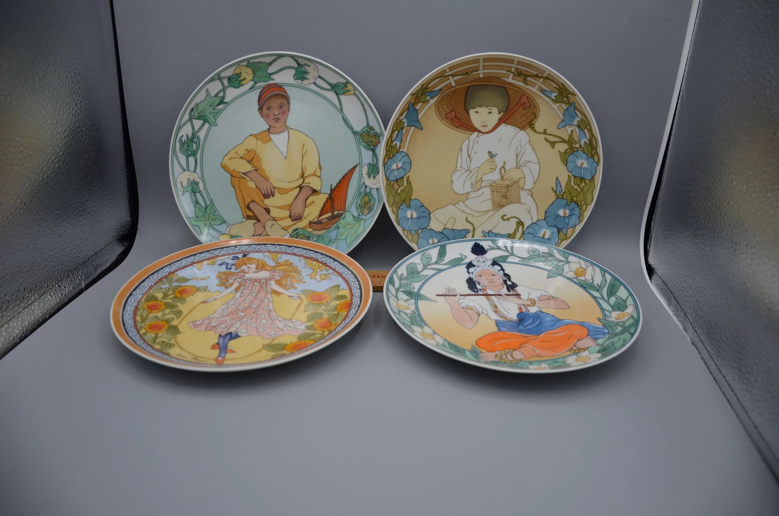 Vintage Unicef and Villeroy & Boch Children of the World Plates- Set of 4 - 7