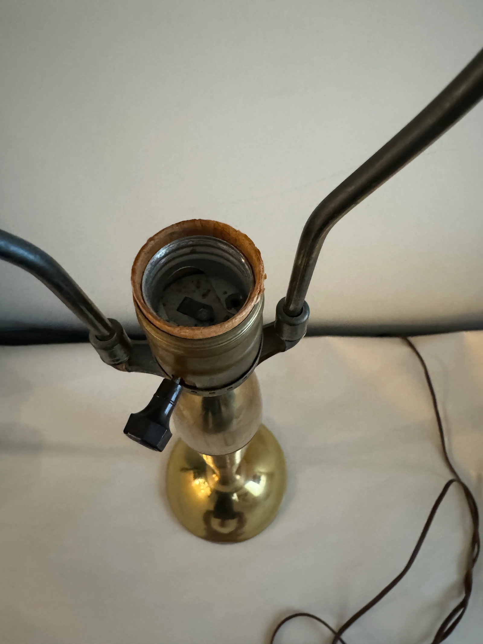 Mid Century Modern Walnut and Brass Table Lamp - 5