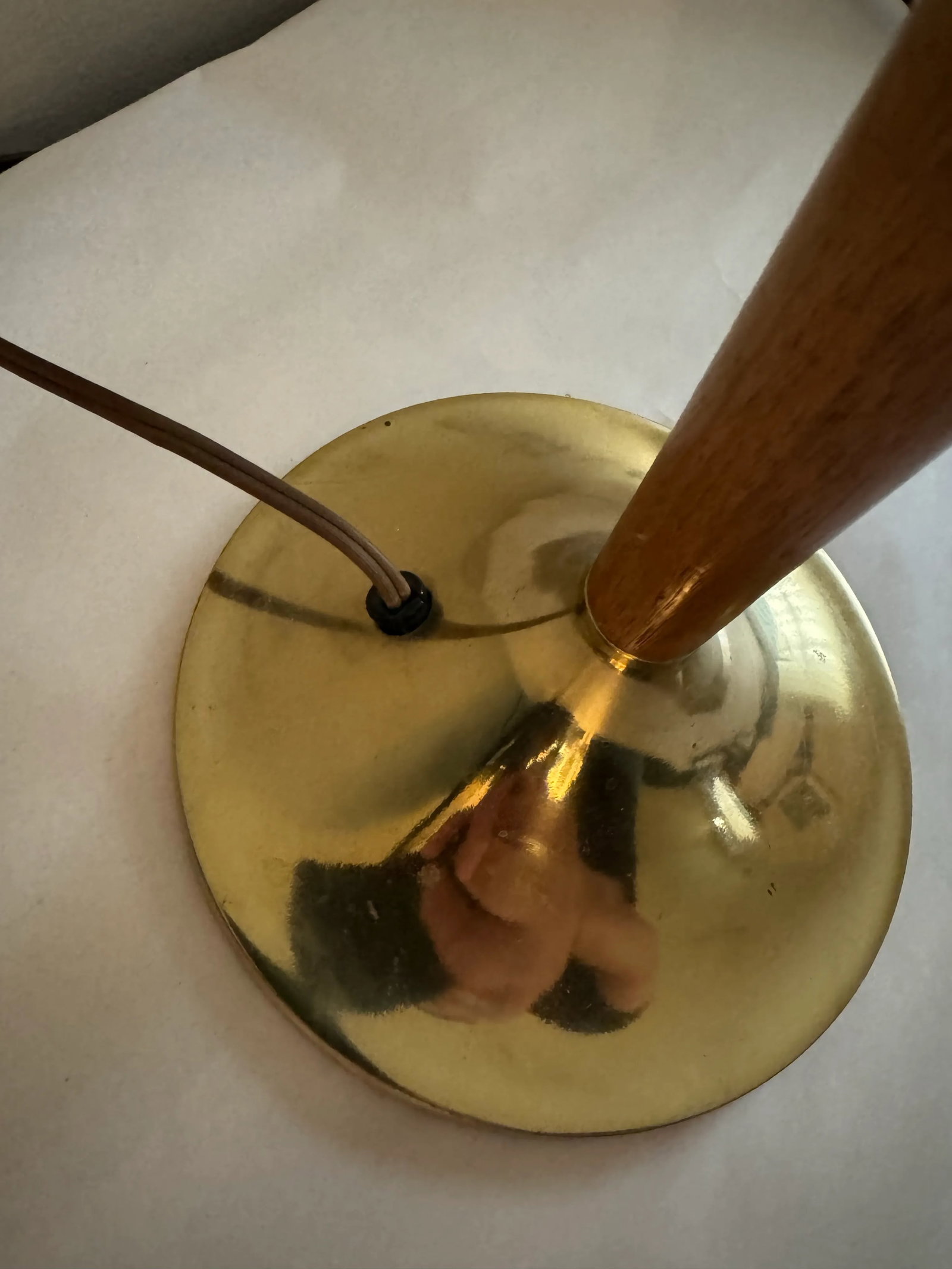 Mid Century Modern Walnut and Brass Table Lamp - 6