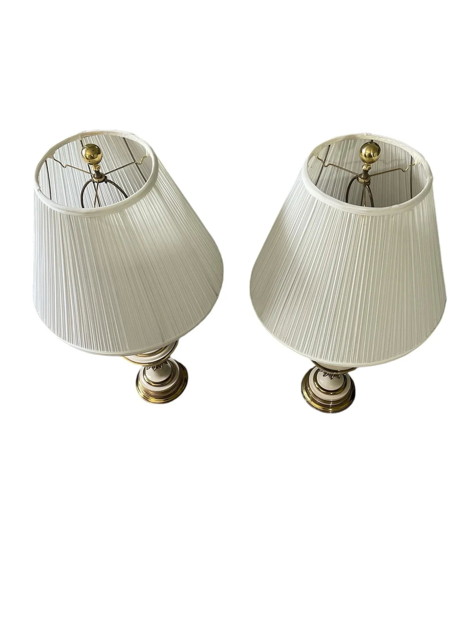 Vintage Hollywood Regency Enamel and Brass Table Lamps Attributed to Tommi Parzinger Stiffel - a Pai - 10