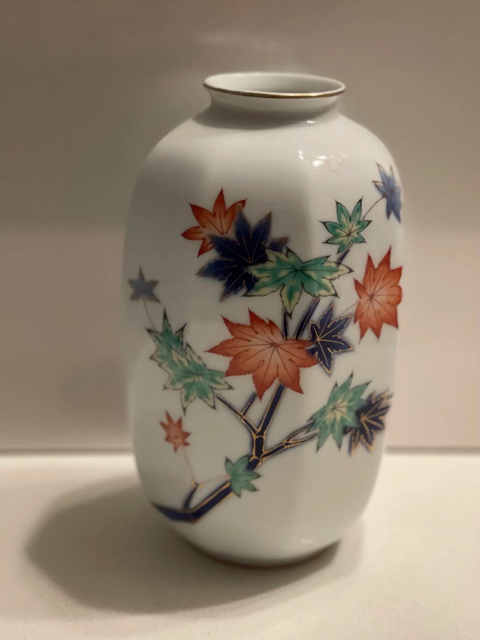 Late 19th Century Arita Ware Japan Fukagawa Porcelain Vase With Gold-Tinted Leaves, Stamped - 2
