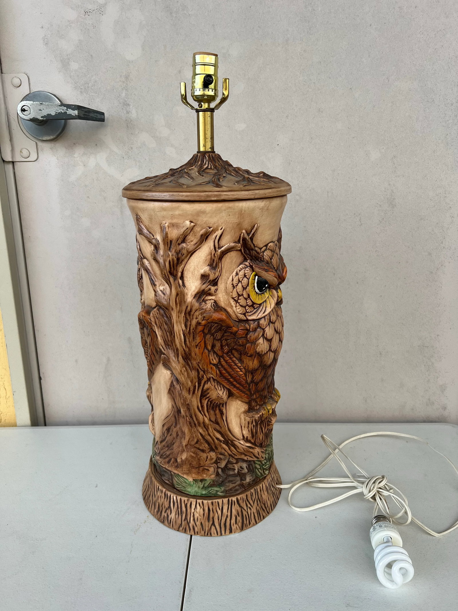 1960s Ceramic Owl Lamp With Shade - 7