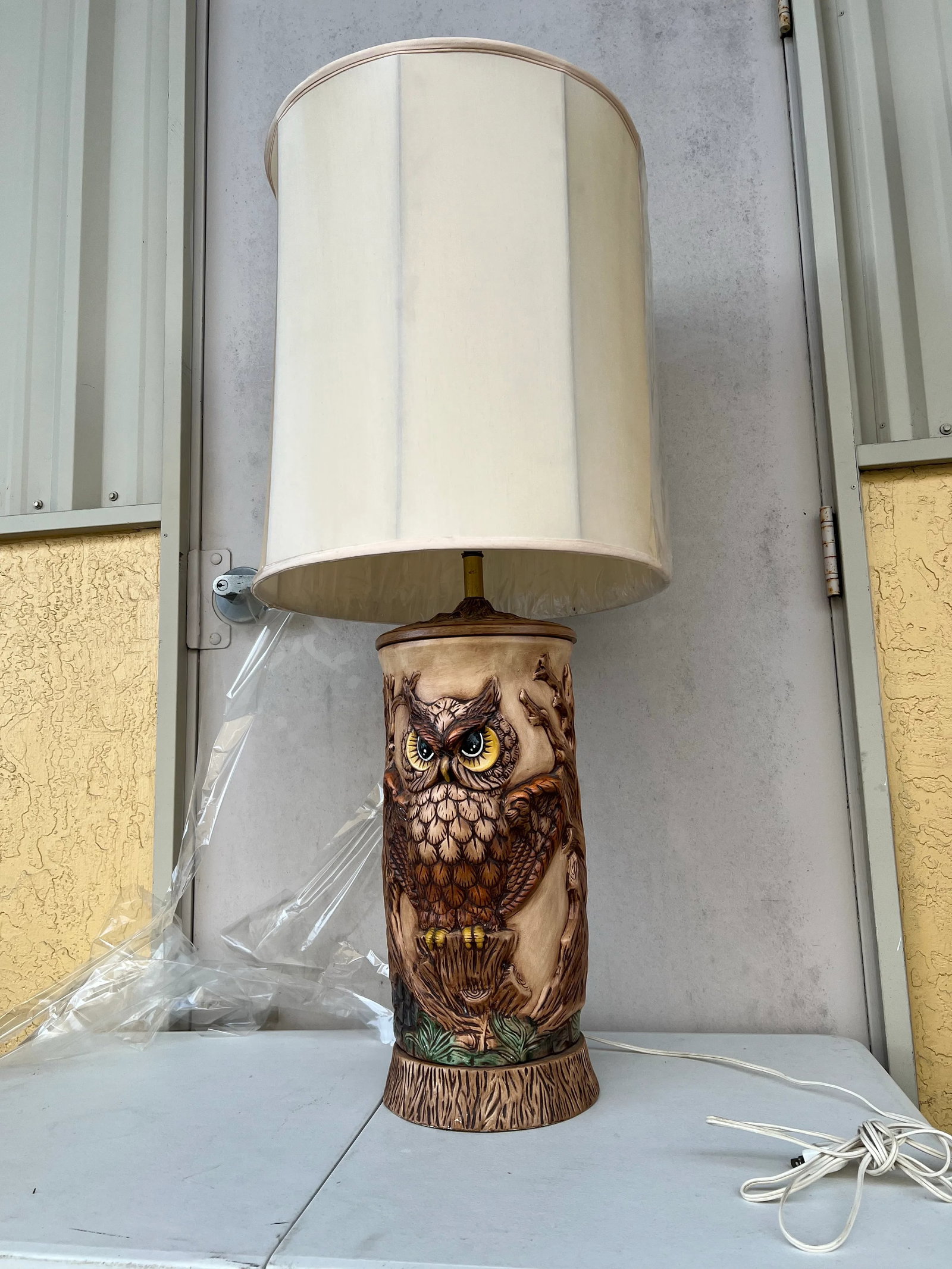 1960s Ceramic Owl Lamp With Shade - 9