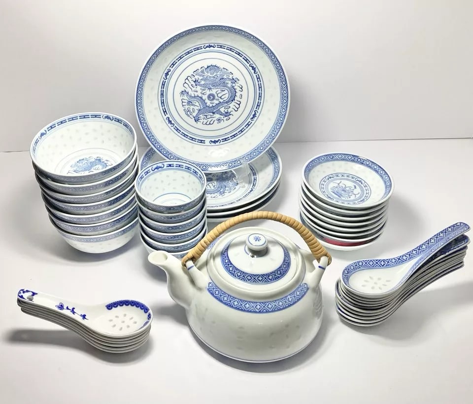 1970s Tienshan "Rice Flower" 42-Piece Porcelain Dinnerware Set - 2