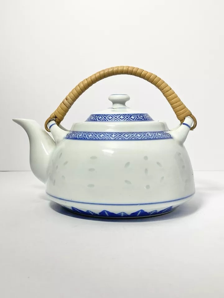 1970s Tienshan "Rice Flower" 42-Piece Porcelain Dinnerware Set - 9