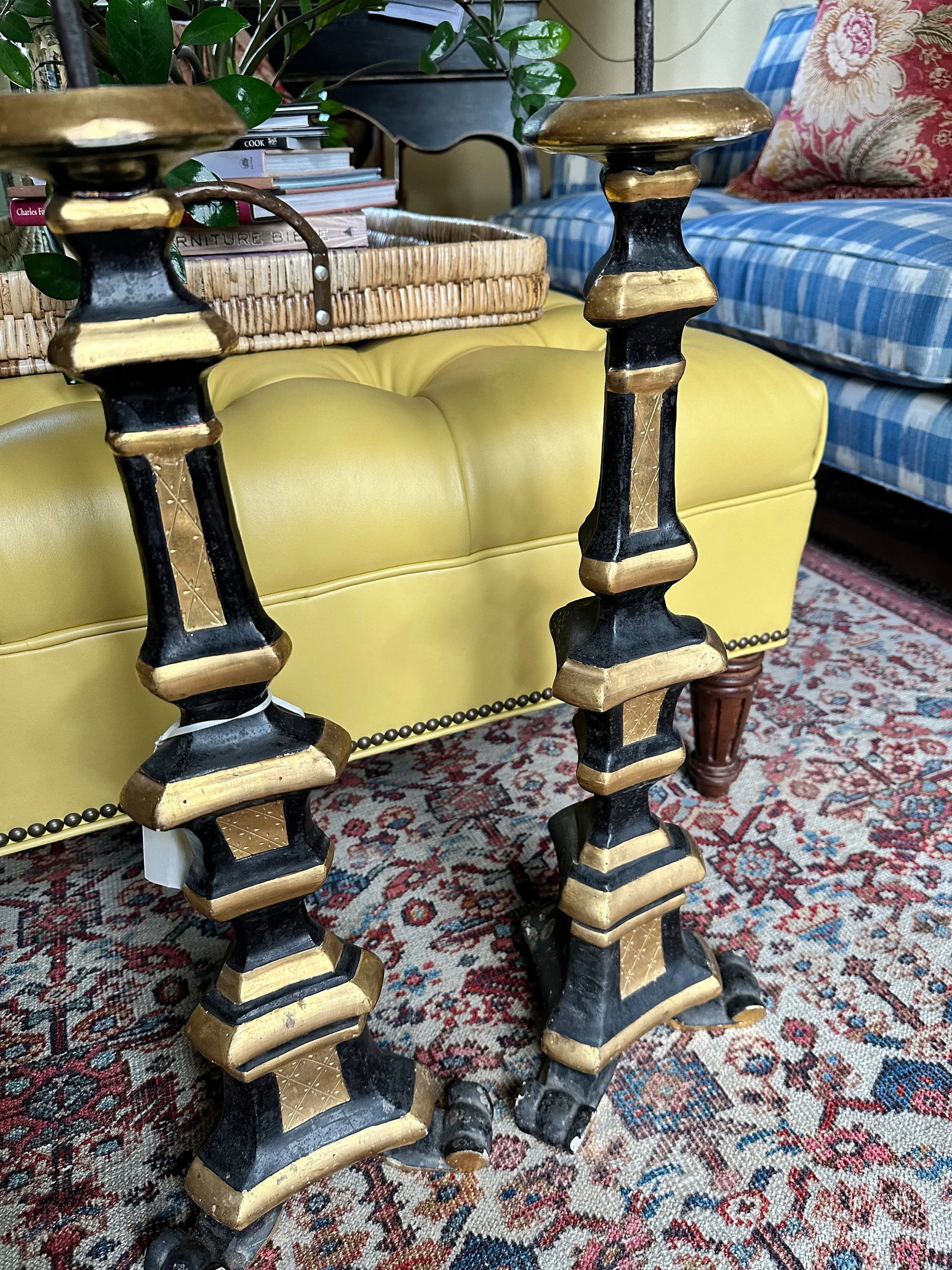 19th Century Italian Black and Gilt Candlesticks - a Pair - 6