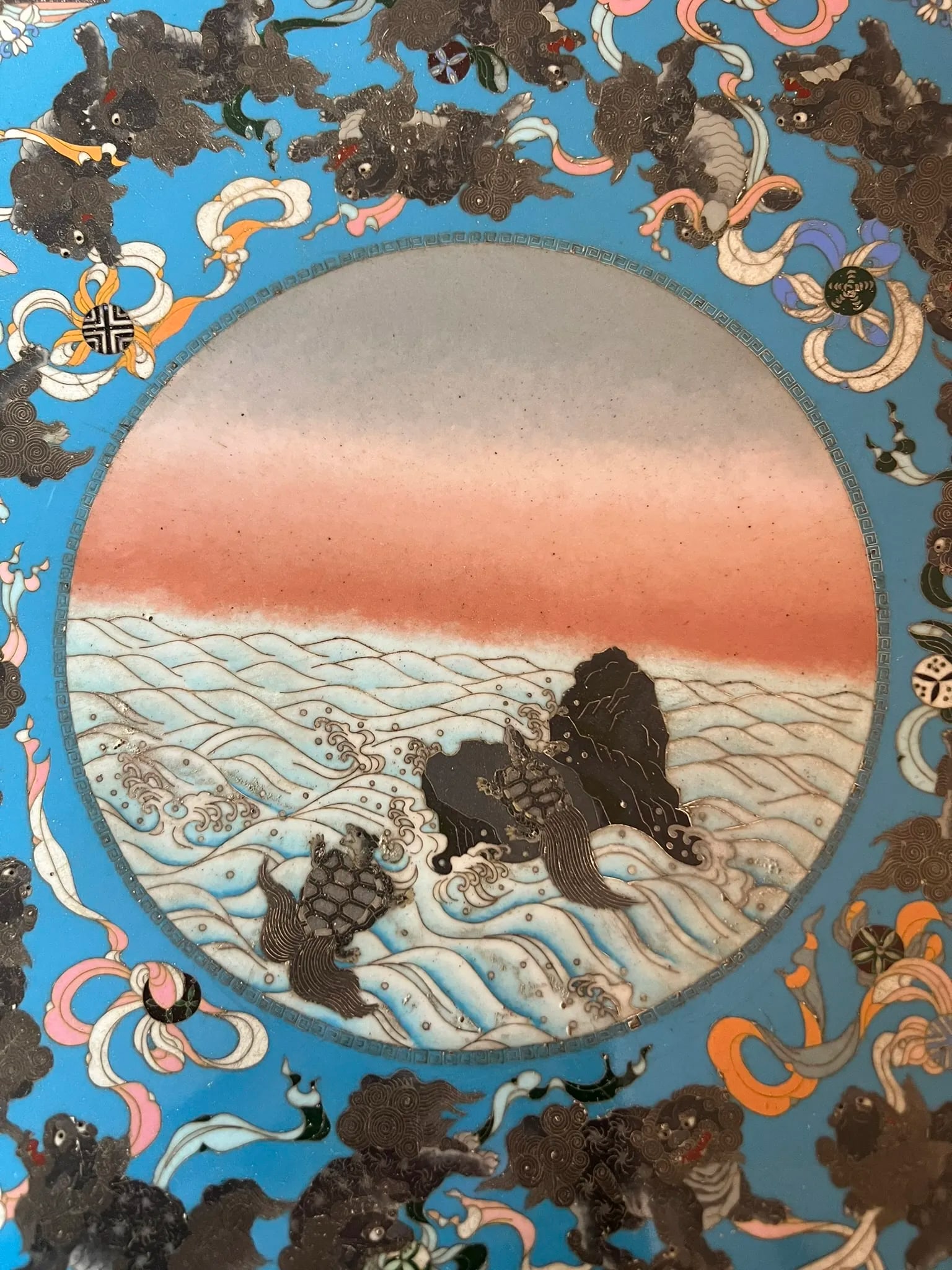 Antique Japanese Meiji Period Cloisonne Charger With Shishi Lion Dogs and Turtle With Hairy Tails - 2