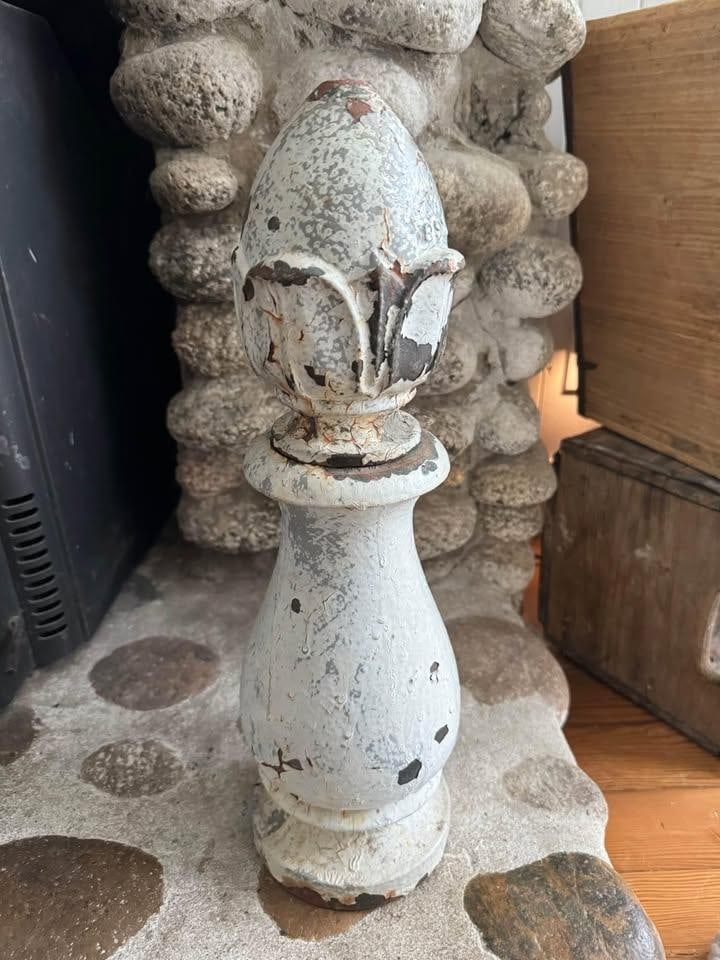 Rare Vintage Cast Iron Pineapple Finial/ Gate Remnant - 2