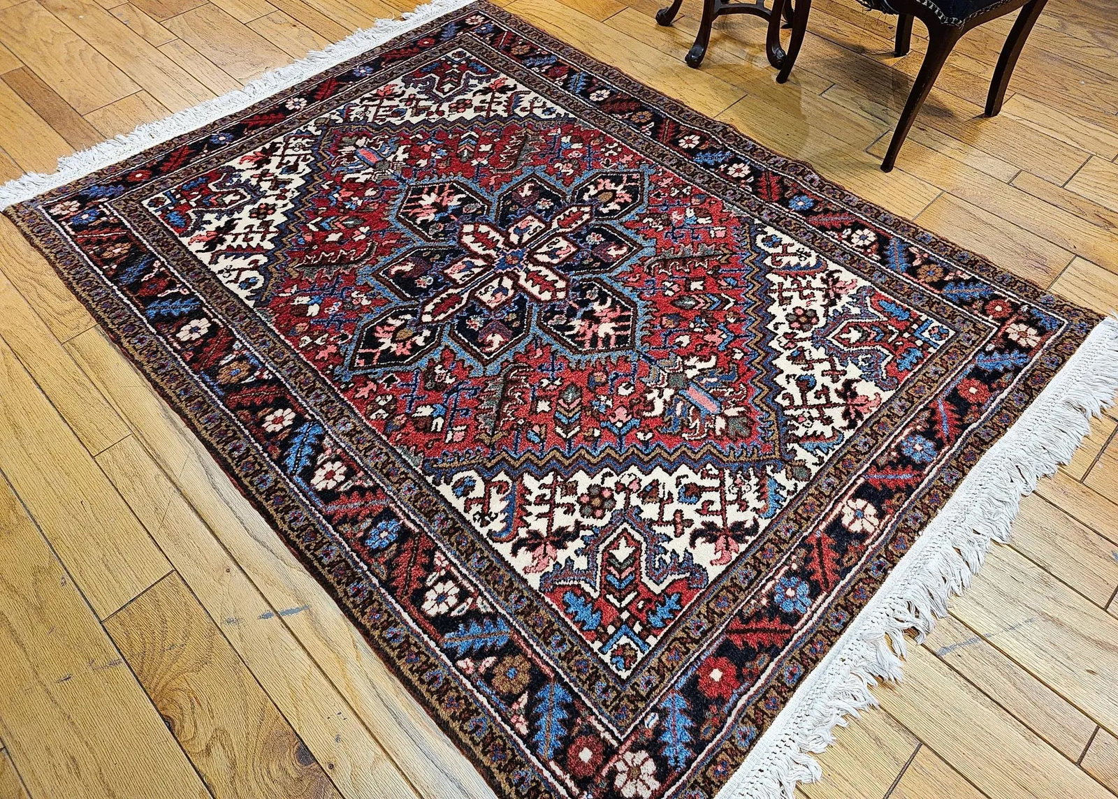 Vintage Persian Heriz Area Rug, Handwoven Geometric Pattern, Red & Navy, 5' X 7' - 3