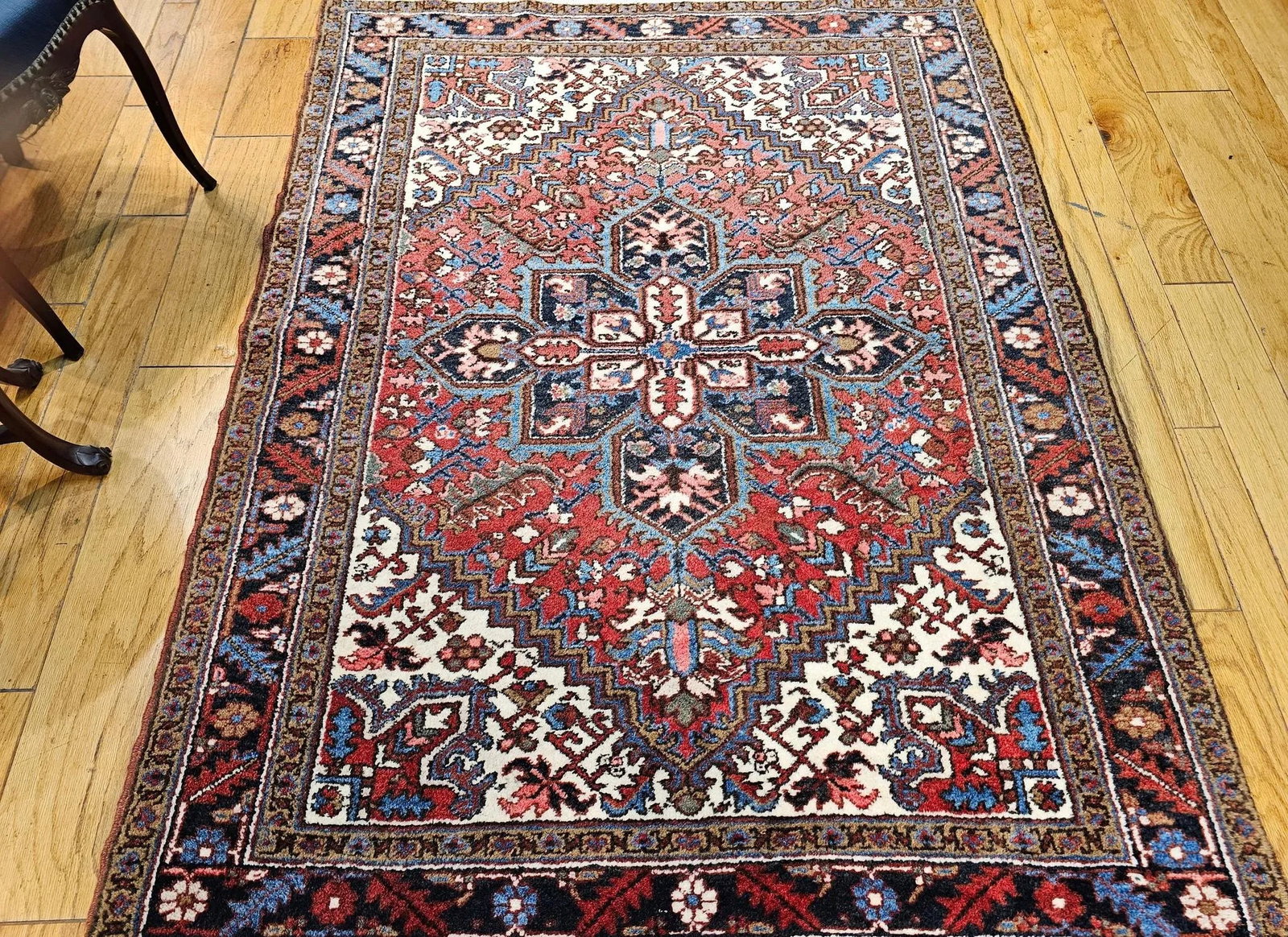 Vintage Persian Heriz Area Rug, Handwoven Geometric Pattern, Red & Navy, 5' X 7' - 4