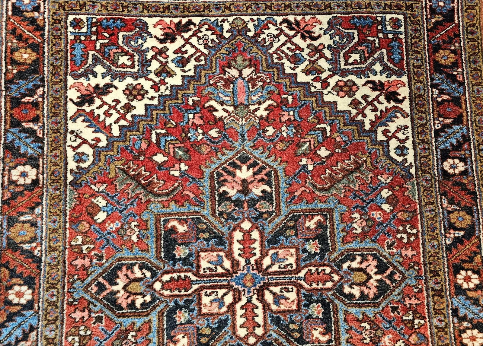 Vintage Persian Heriz Area Rug, Handwoven Geometric Pattern, Red & Navy, 5' X 7' - 5