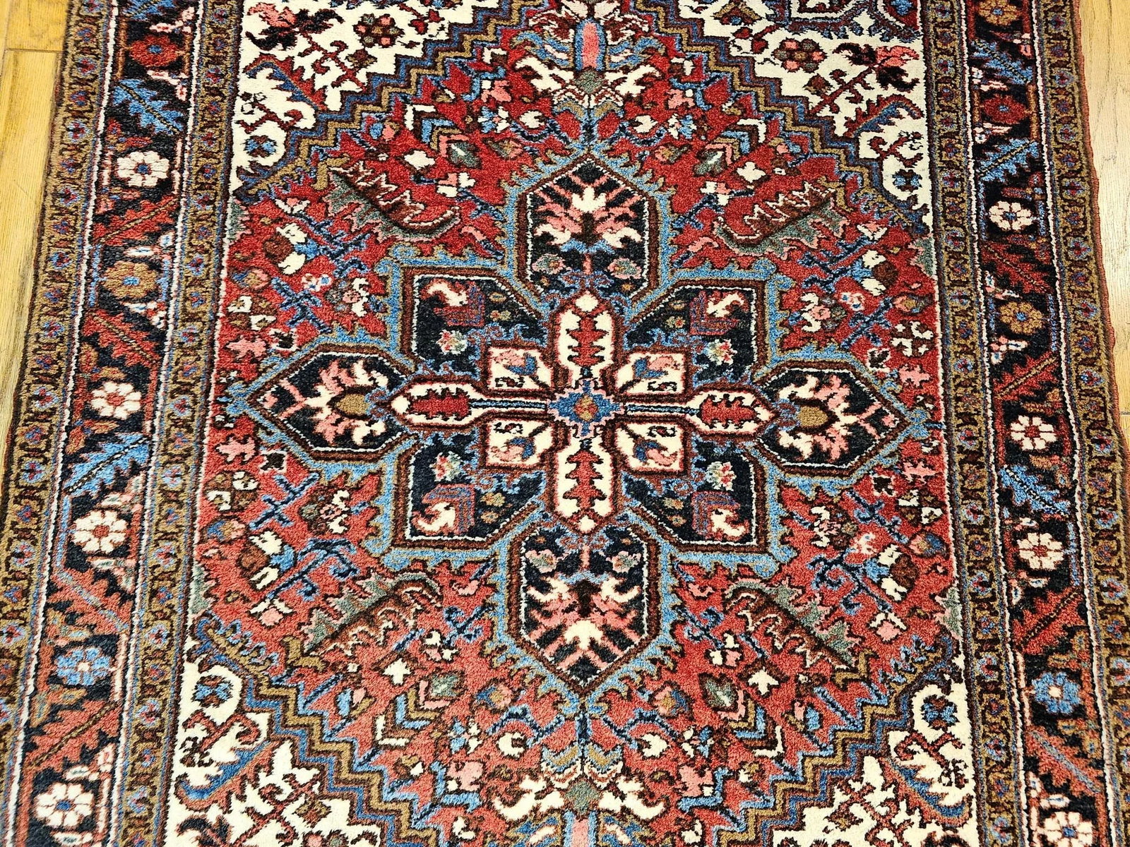 Vintage Persian Heriz Area Rug, Handwoven Geometric Pattern, Red & Navy, 5' X 7' - 6