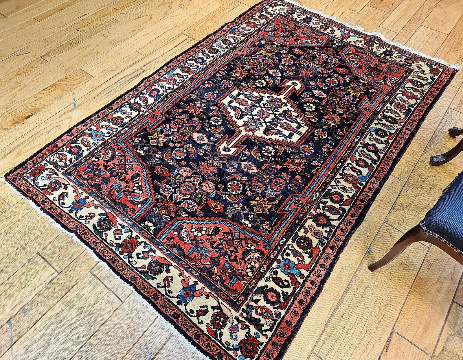 Vintage Persian Bakhtiari Area Rug, Handwoven Floral Pattern, Navy & Ivory, 5' X 7' - 3