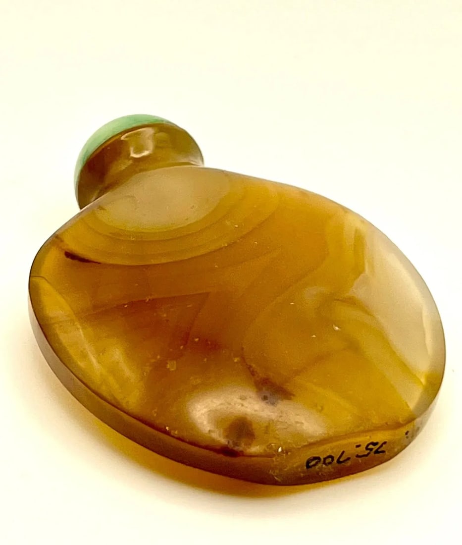 19th Century Hollow Agate Snuff Bottle on a Wood Stand - 10