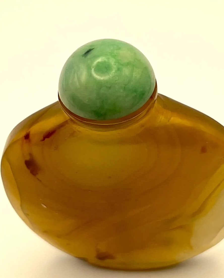 19th Century Hollow Agate Snuff Bottle on a Wood Stand - 12