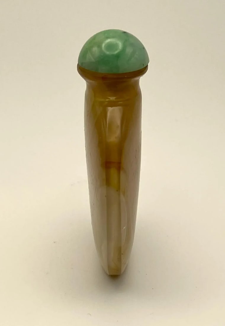 19th Century Hollow Agate Snuff Bottle on a Wood Stand - 7