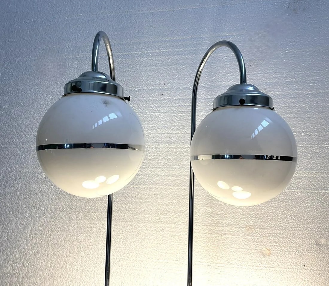 Mid-Century Modern Table Lamp With Globe Shades - 5