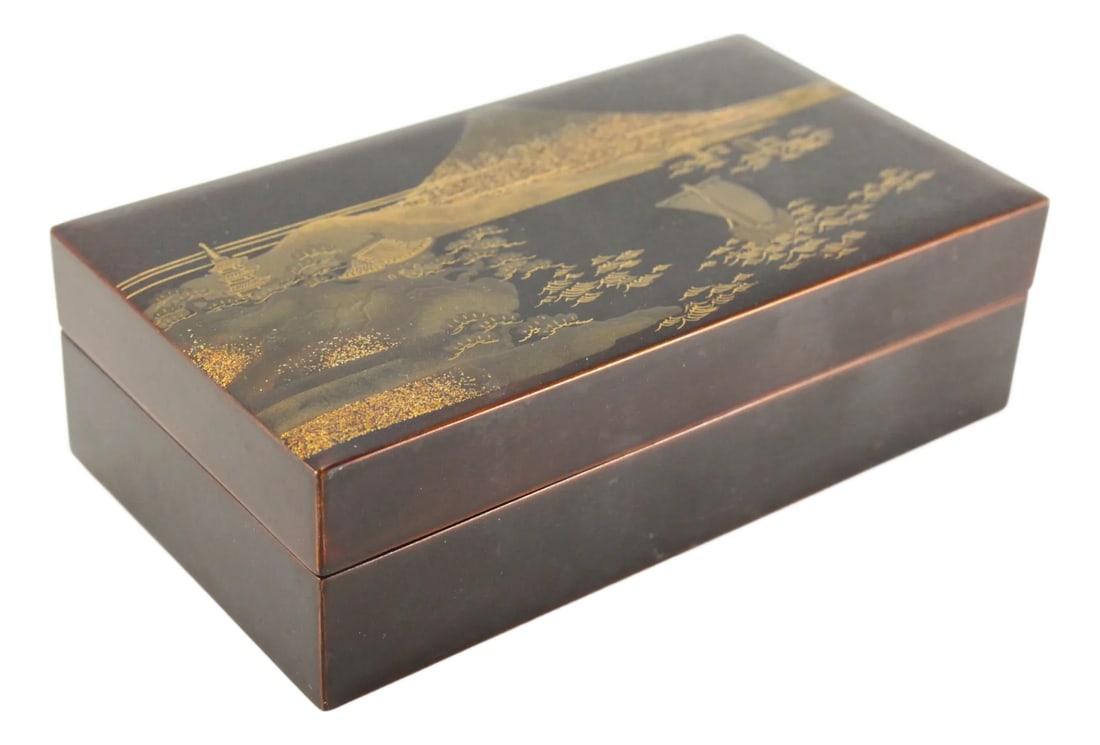 Circa 1920s-1940s Signed Gilt Black Lacquer Japanese Box, Mount Fuji: An emblematic Japanese box for jewelry, trinkets or else Black lacquer with golden decoration Extremely fine hand painted in gold coastal scene, featuring sail boats in choppy waters, a shore