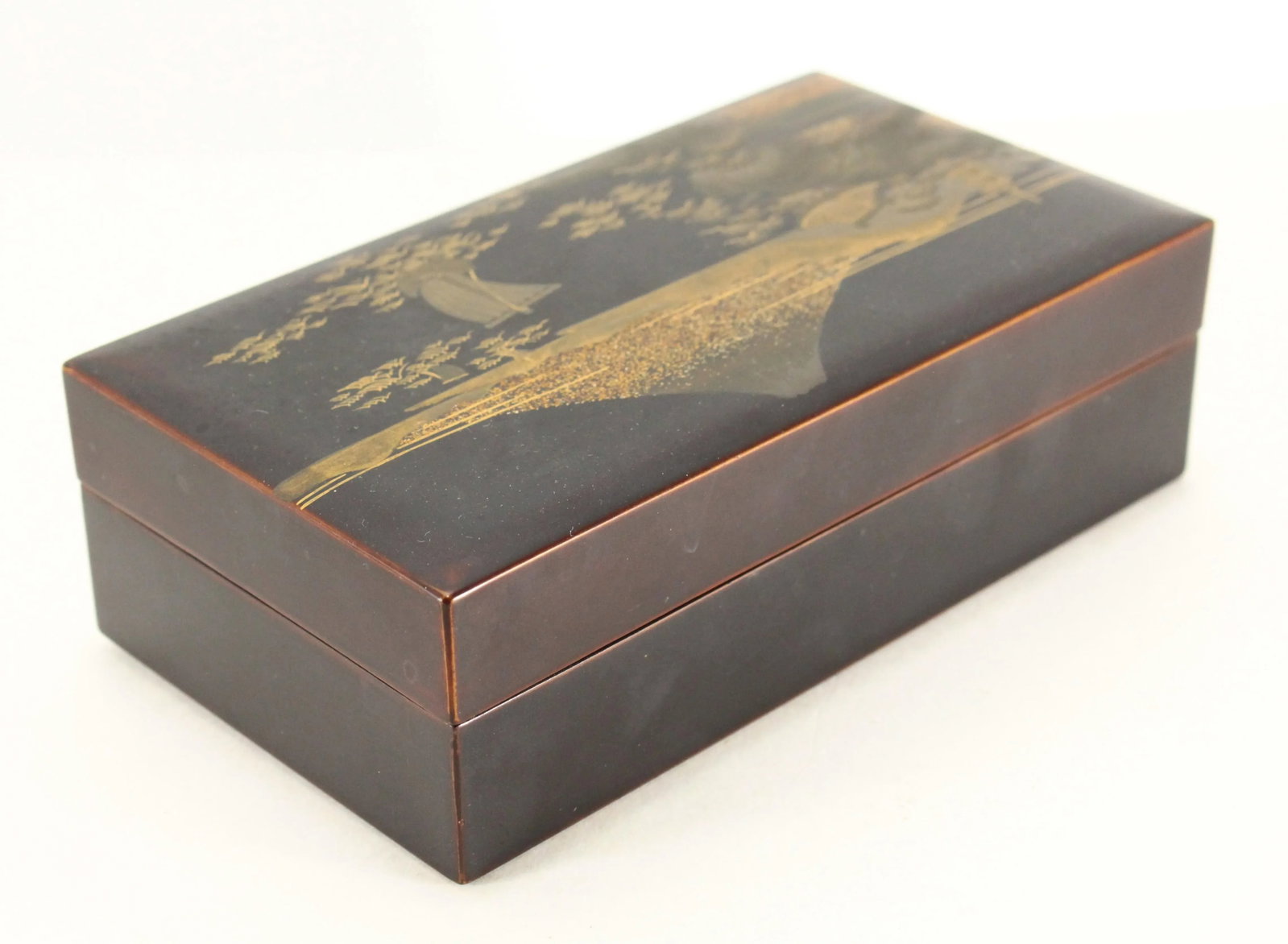 Circa 1920s-1940s Signed Gilt Black Lacquer Japanese Box, Mount Fuji - 7