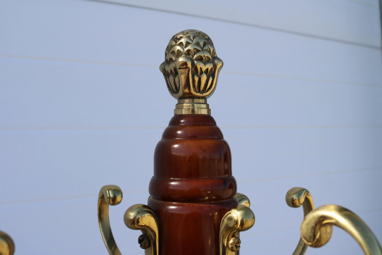 Traditional Vintage Mahogany Coat Tree With Brass Pineapple Finial Attributed to the Bombay Company - 3