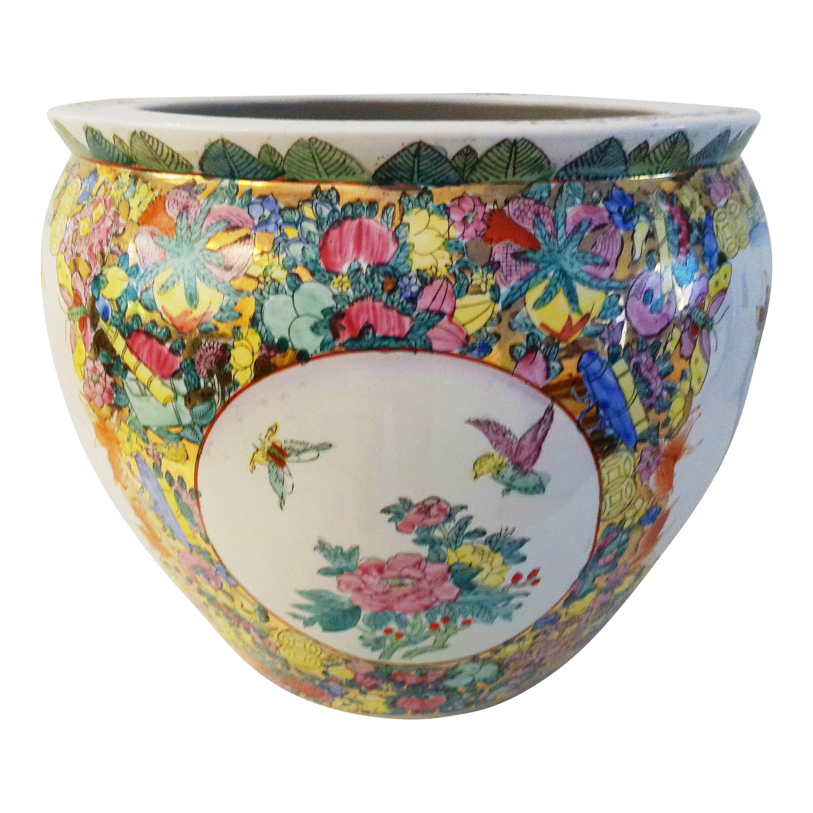 Vintage Large Rose Medallion Jardinaire: Beautiful large vintage Chinese porcelain Jardiniere featuring a botanical Rose Medallion design around exterior perimeter with gold accents. Inside interior features a motif of pink Koi fish and seaw