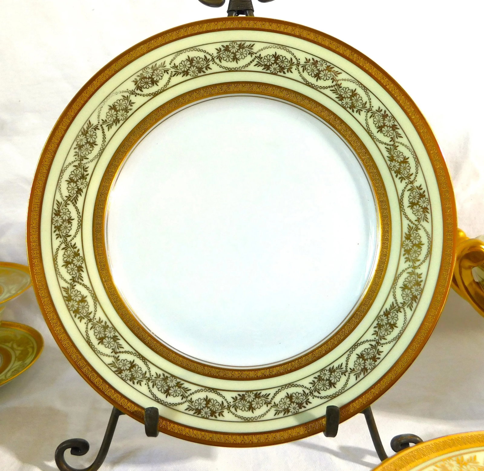 Antique Hutschenreuther Selb Bavaria Gold Encrusted 94pc Dinnerware China Set Service for 12 - 3