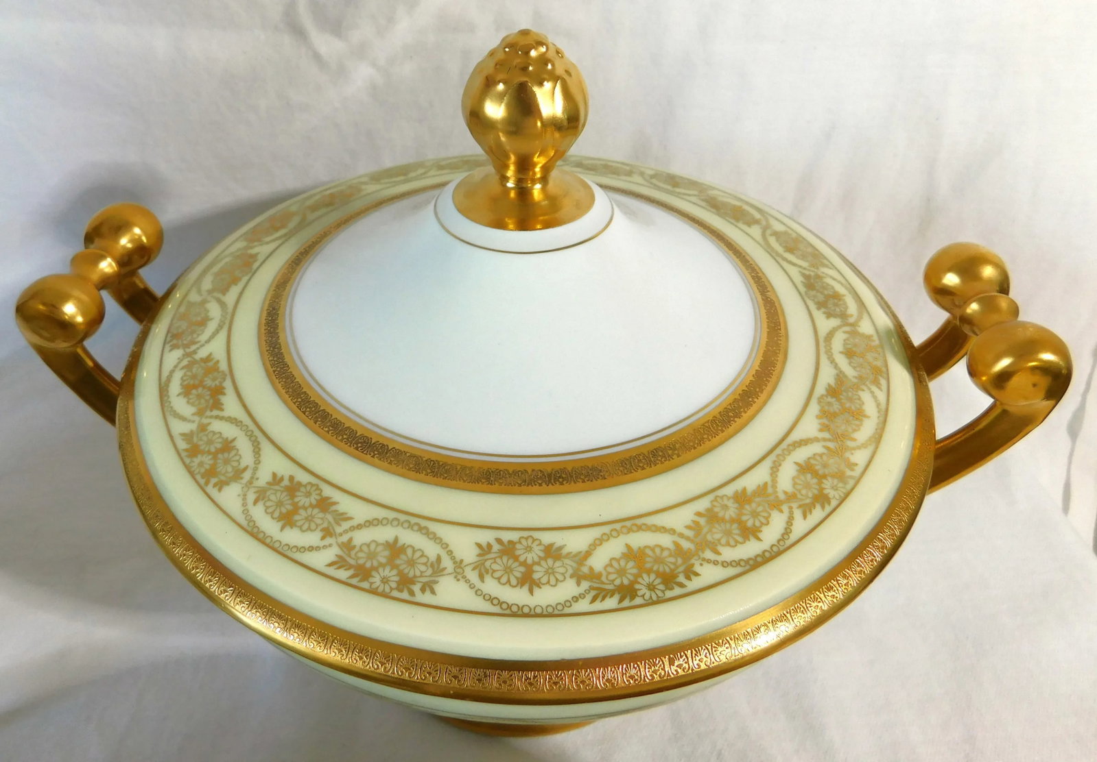 Antique Hutschenreuther Selb Bavaria Gold Encrusted 94pc Dinnerware China Set Service for 12 - 5