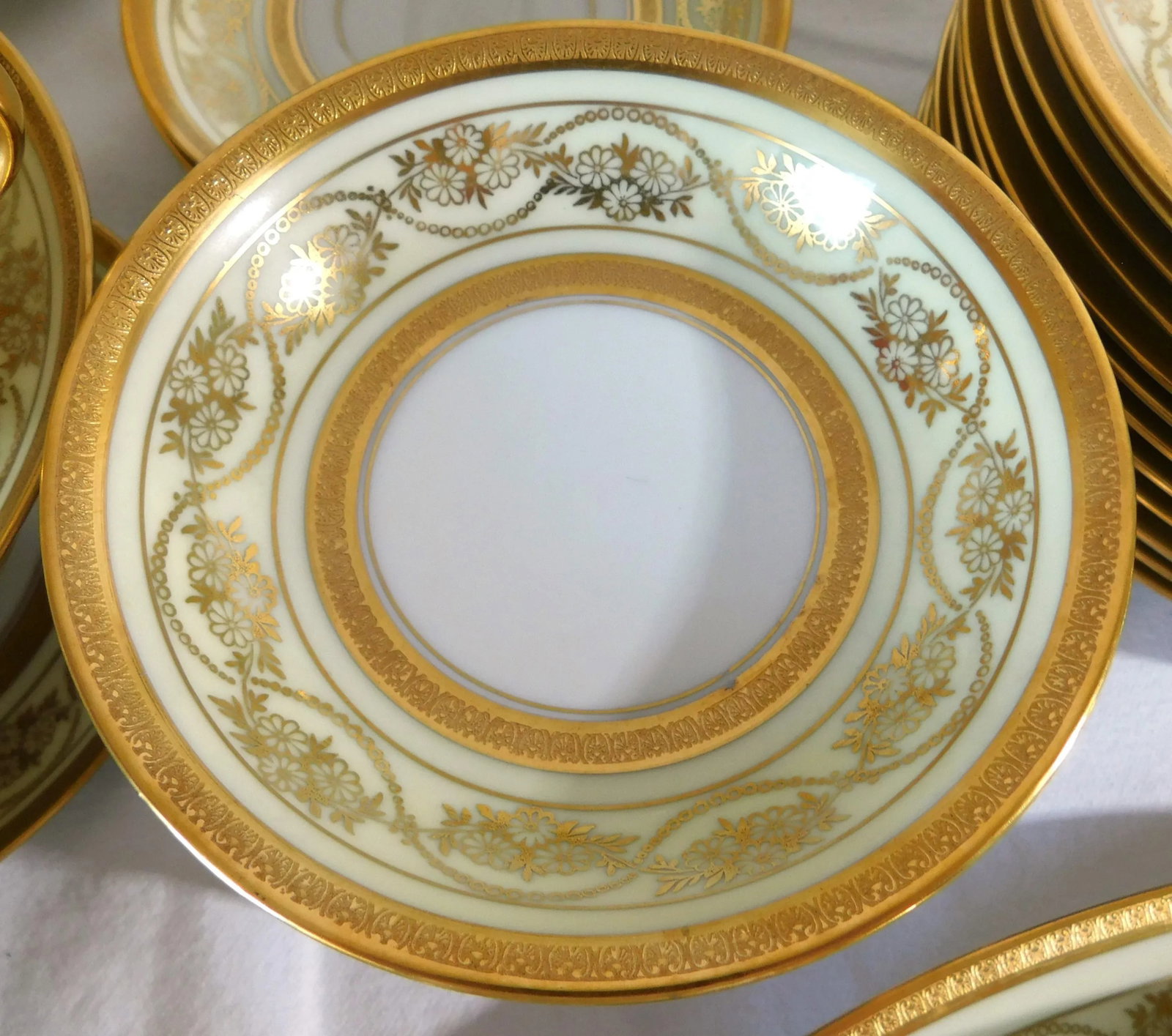 Antique Hutschenreuther Selb Bavaria Gold Encrusted 94pc Dinnerware China Set Service for 12 - 9