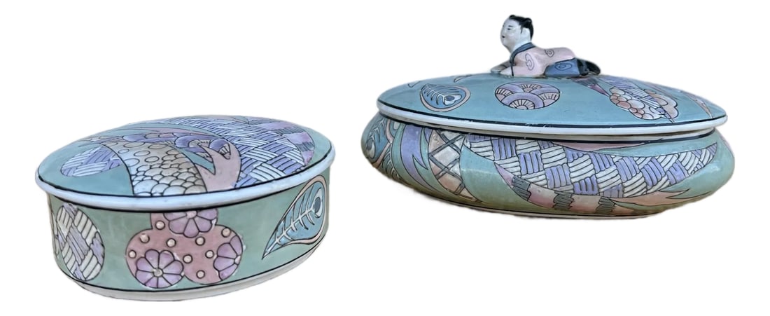 Vintage Asian Cloisino Turquoise Ceramic Boxes - Set of 2: Dynasty by Heygill & HFP Macau Oval and Round Box *Round box Measuring: 4.75" in diameter and stands 1.75" tall. *Oval box Measuring: 3.75" tall and is 8" x5". Condition: Alterations: Original