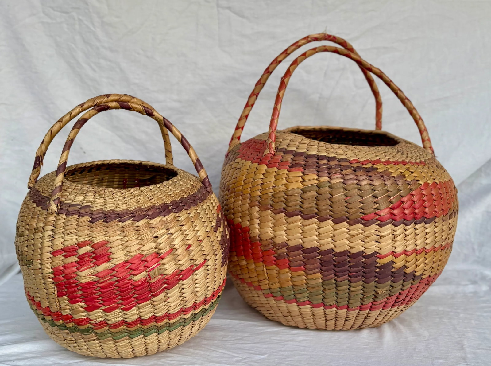Late 20th Century Vintage Mexican Folk Art Woven Palm Baskets With Handles, Set of 2 - 2