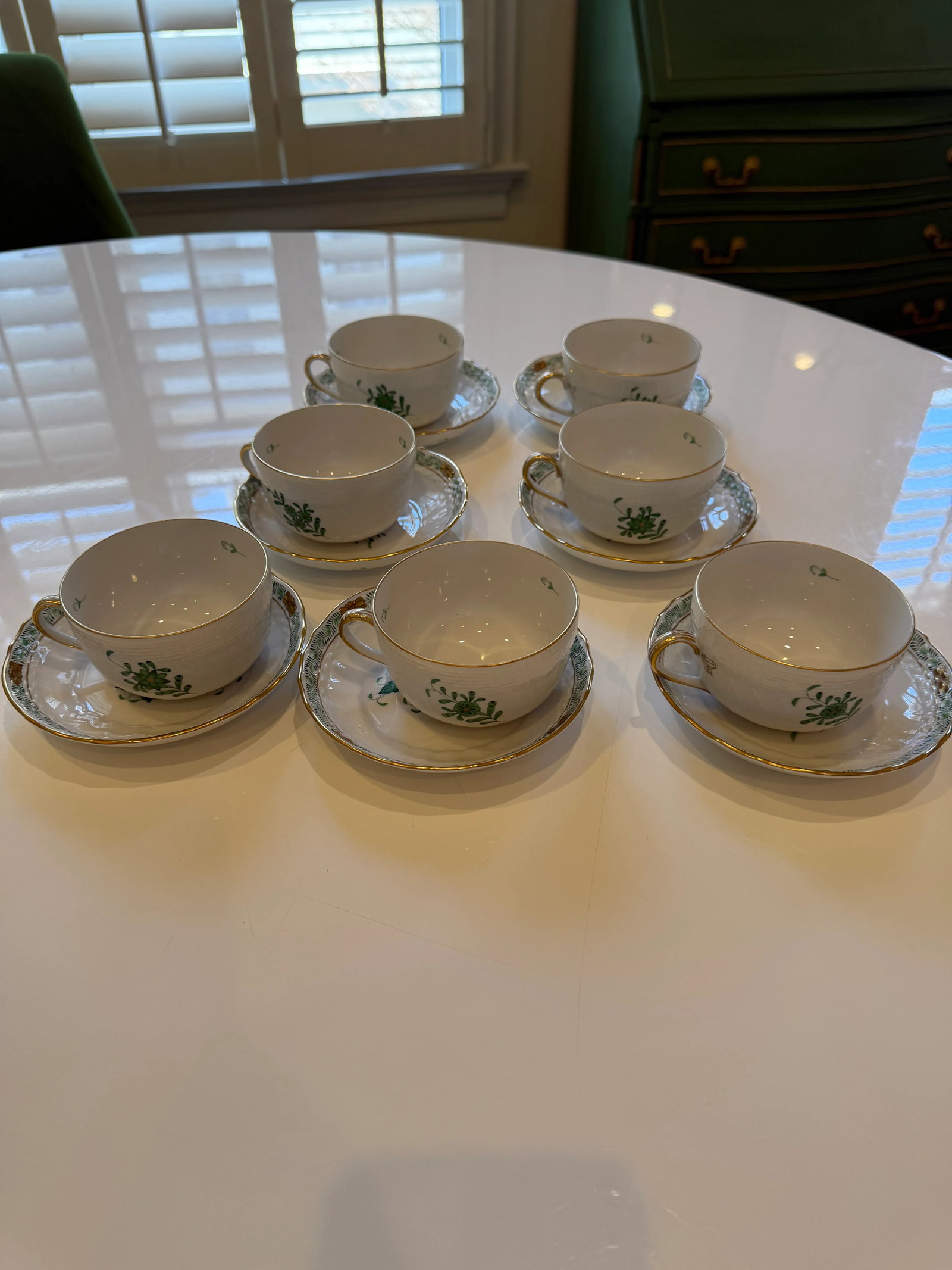 Mid 20th Century Herend Green Chinese Bouquet Tea Cup and Saucer Set- 7 Cups and 7 Saucers - 7