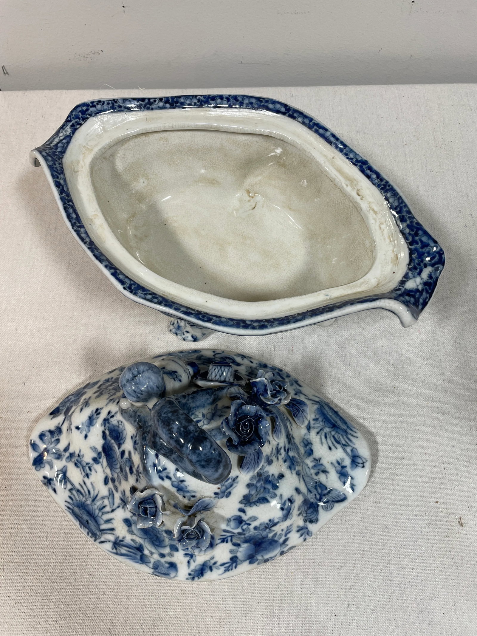 Early 19th Century Antique Lidded Tureen and Under Plate in Dutch Delft Style - 8