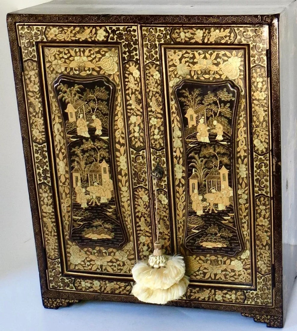 19th Century Chinese Export Table Top Black Lacquer Jewelry/Valuables Cabinet - 12