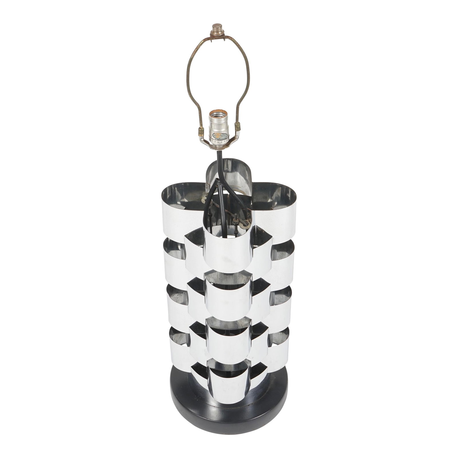Mid 20th Century Mid Century Modern Chrome Brutalist Table Lamp by Curtis Jere: A BRUTALIST table lamp by Curtis Jere with interlocking polished chrome construction , retains Curtis Jere signature. Really nice original condition. Condition: Alterations: Original Condition
