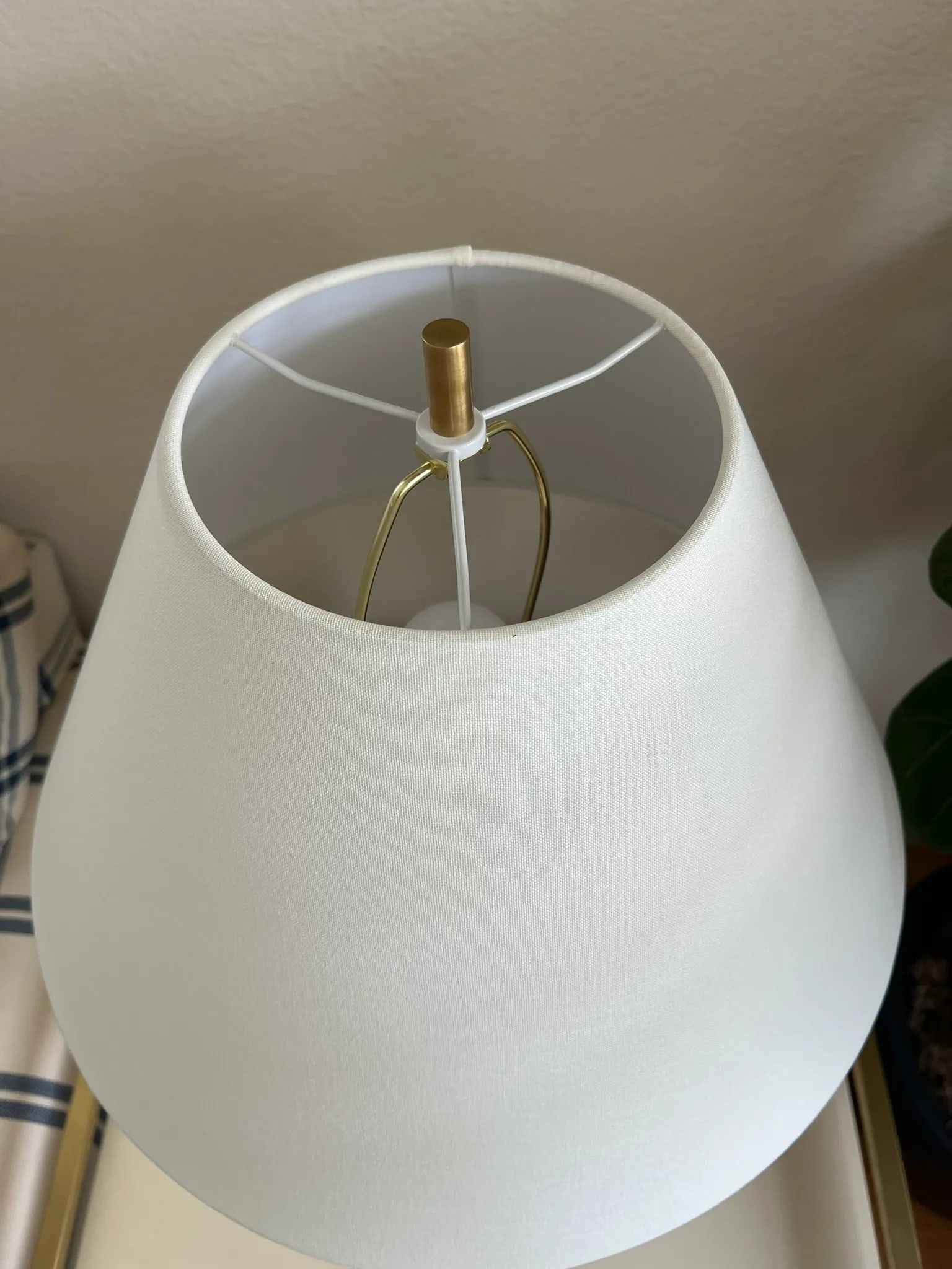 Visual Comfort Cameron Table Lamp Natural Quartz, Gilded Iron, White Linen Shade - 9