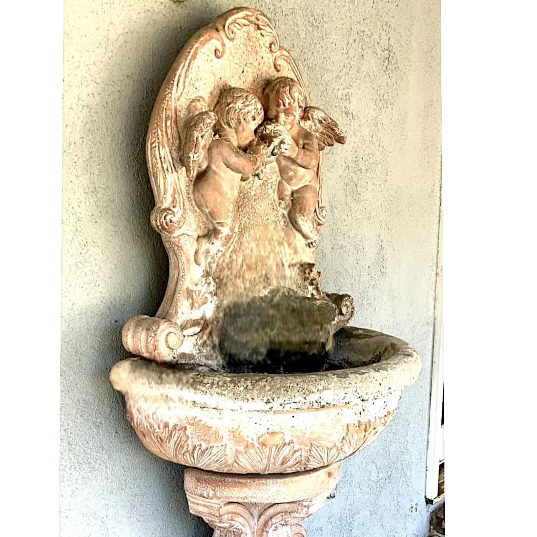Classic Fiore Stone Cherub Wall Fountain With Integrated Pump - A Timeless Garden Accent - 4